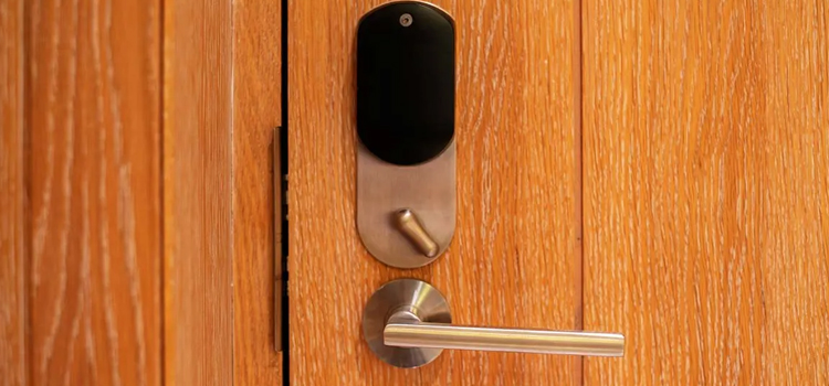 Automatic Locking Door Knob Pomona